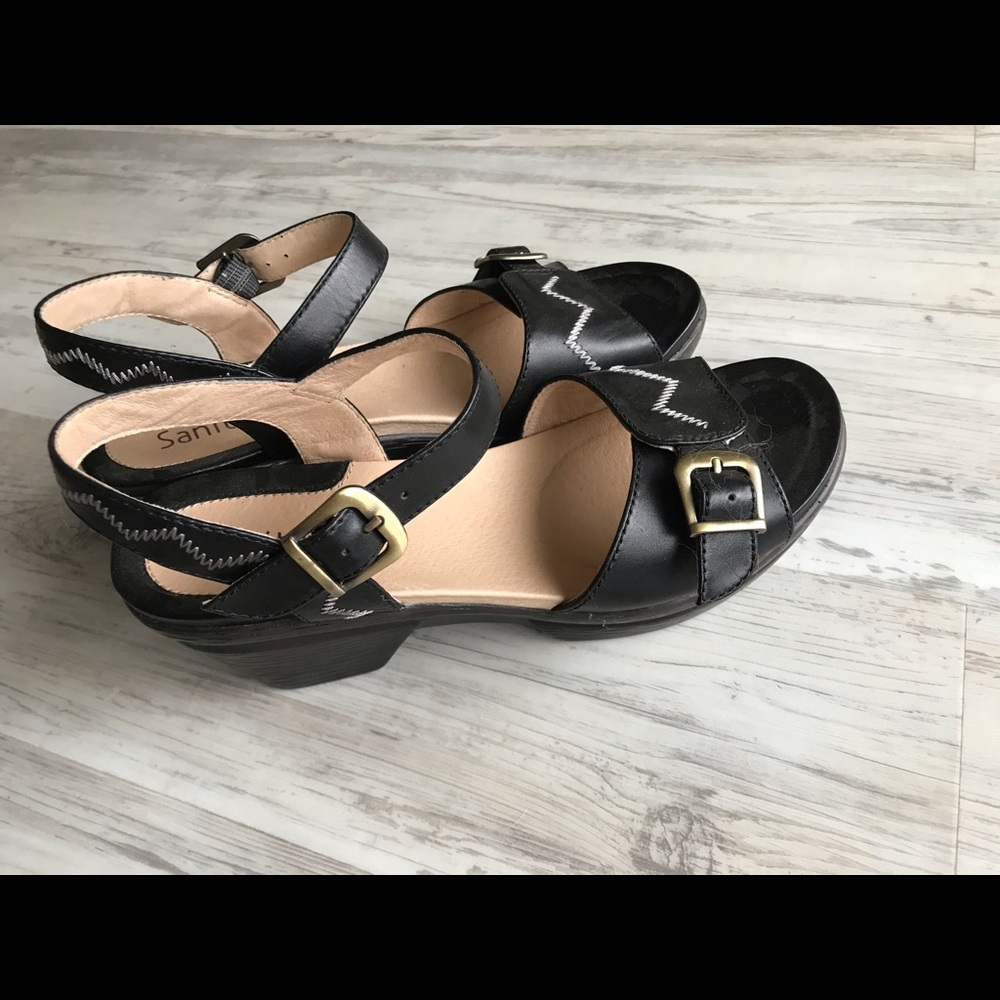 Sanita platform sandals size 40 will fit 9.5
